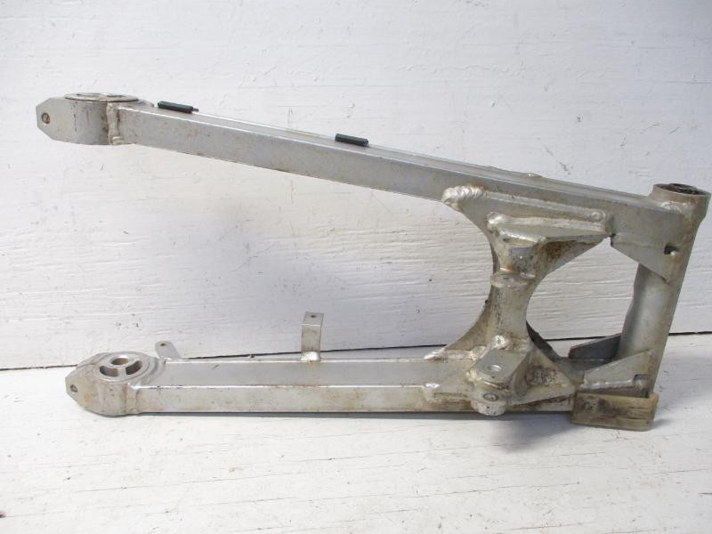 83 Kawasaki ZX 750 A GPz Swingarm 33001-1215-F2 1983-1984